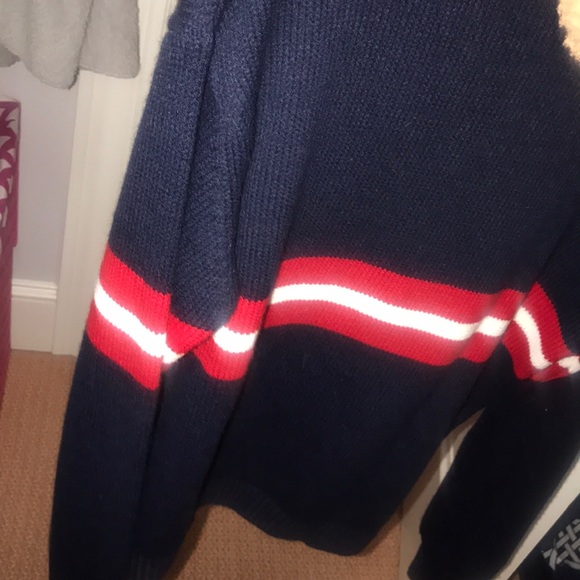 Brandy Melville Sweater - Picture 3 of 4